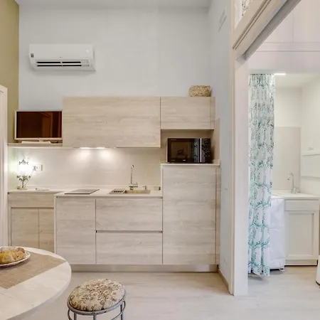 Апартаменти Guesthost - Madame Fully Equipped