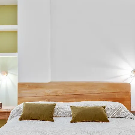 Guesthost - Madame Fully Equipped Apartamento