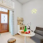 Apartament Guesthost - Madame Fully Equipped
