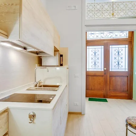 Guesthost - Madame Fully Equipped Appartement