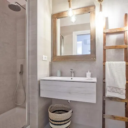 Guesthost - Madame Fully Equipped * Bari