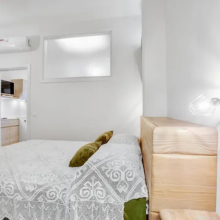 Guesthost - Madame Fully Equipped Bari