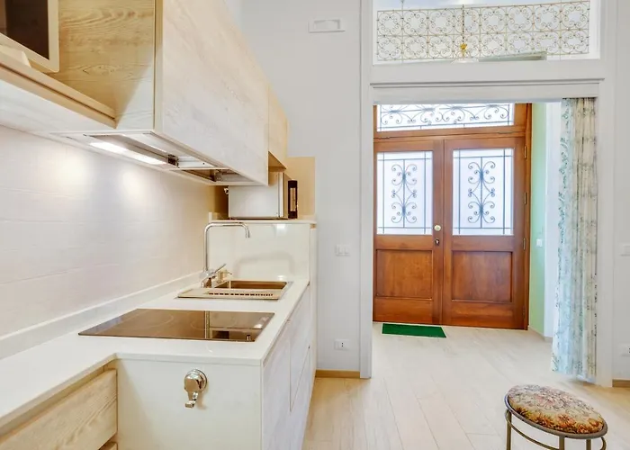 Guesthost - Madame Fully Equipped Appartement