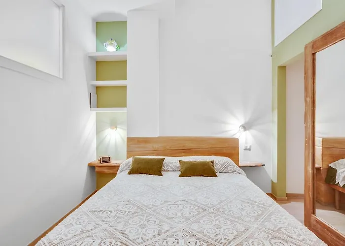 Guesthost - Madame Fully Equipped * Bari