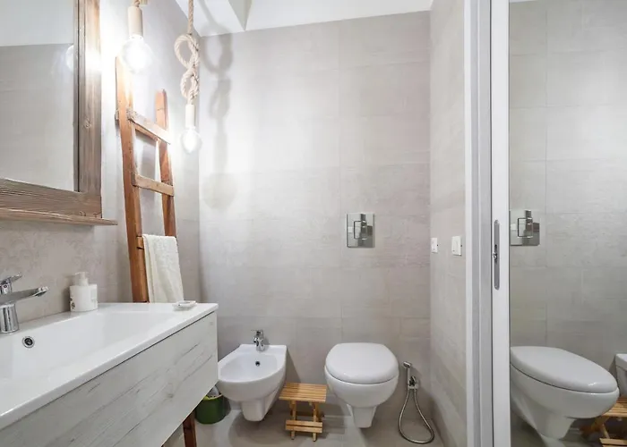 Guesthost - Madame Fully Equipped Apartamento